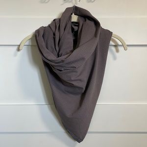 Lululemon Customizable Snap Scarf